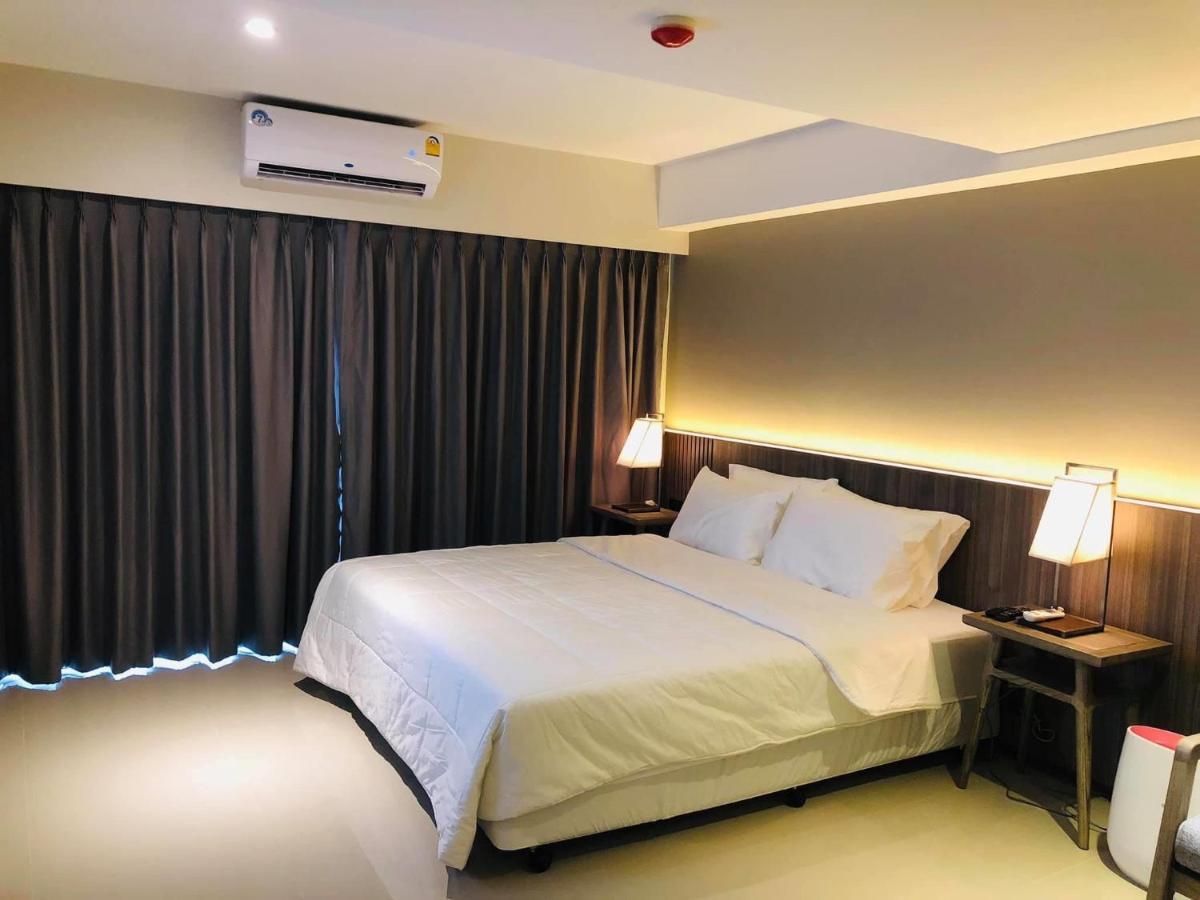 The Madera Lodge Pattaya Jomtien Beach Exteriör bild